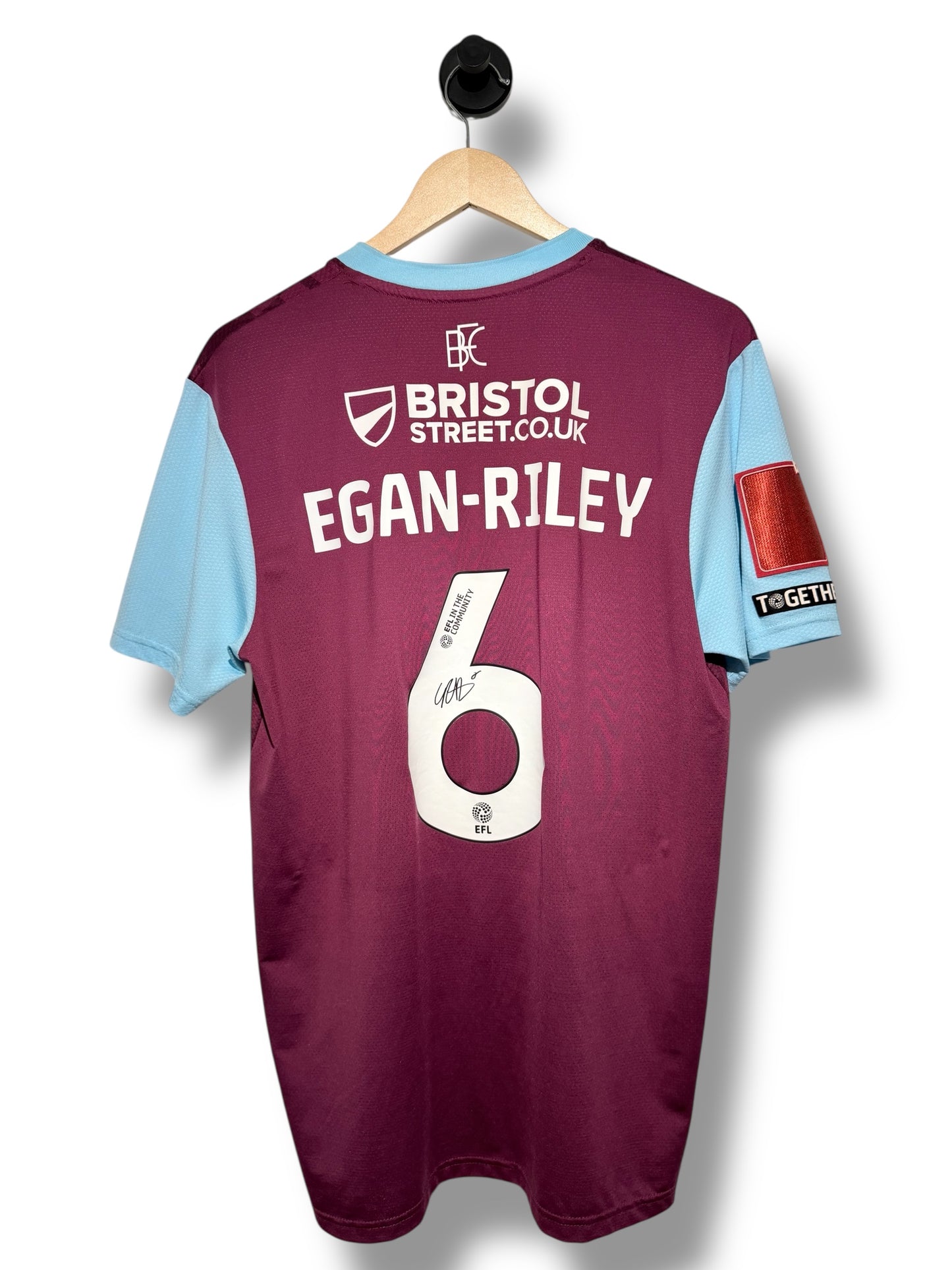 Burnley 2024/25 Hjemme Matchworn og Signed Egan-Riley - ?